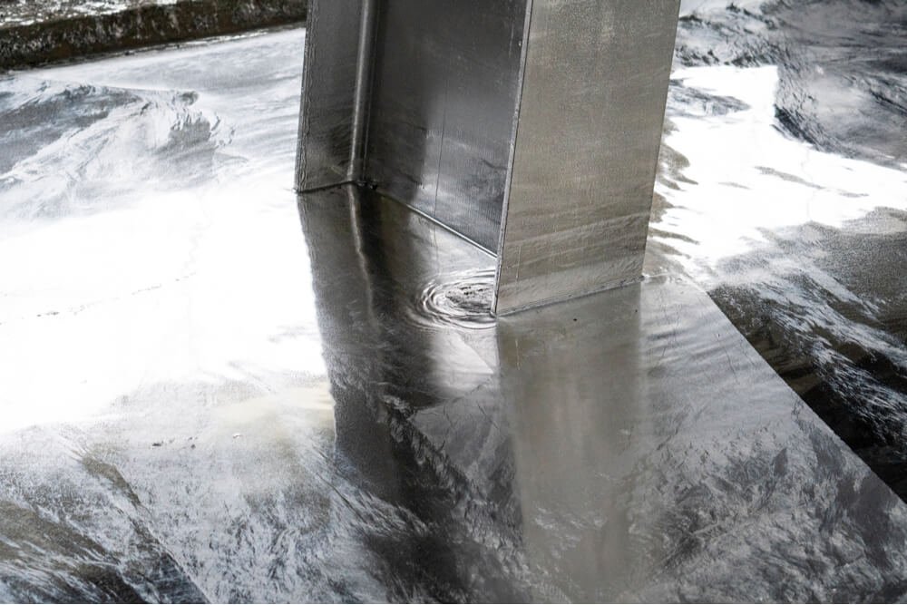 steel beam getting galvanized in zinc bath